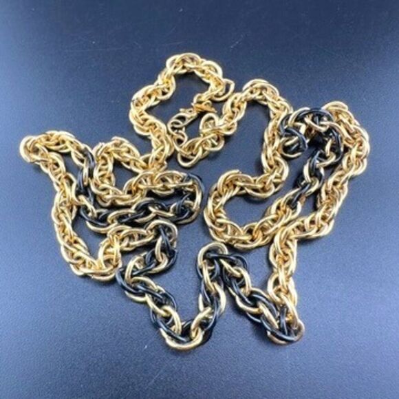 Estate Long Monet Gold Tone Black Enamel Rope Chain Necklace vintage - Picture 3 of 7